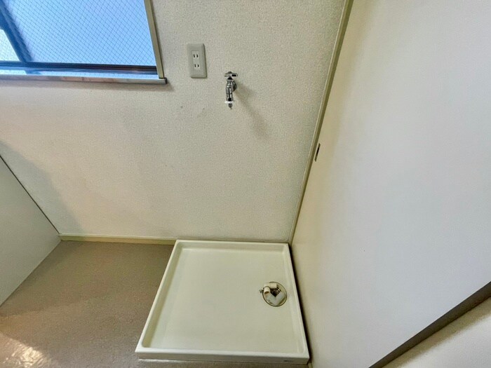 物件内観写真17　(洗濯機置場)