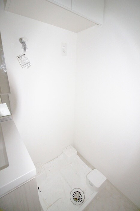 物件内観写真13　(洗濯機置場)