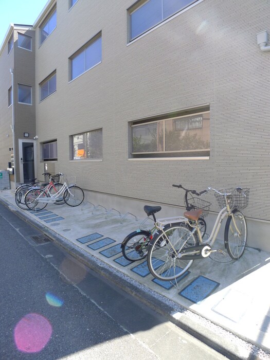 物件外観写真3　(駐輪場)