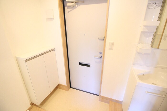 物件内観写真14　(玄関)