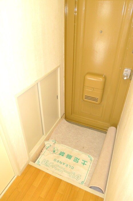 物件内観写真8　(玄関)