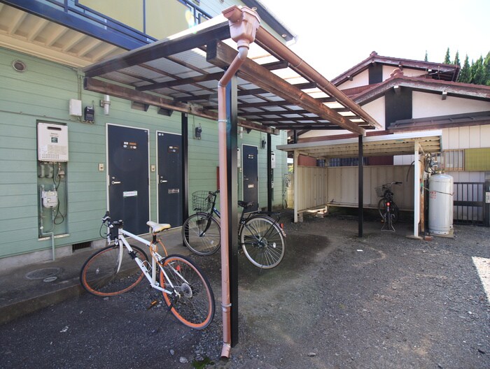 物件外観写真2　(駐輪場)