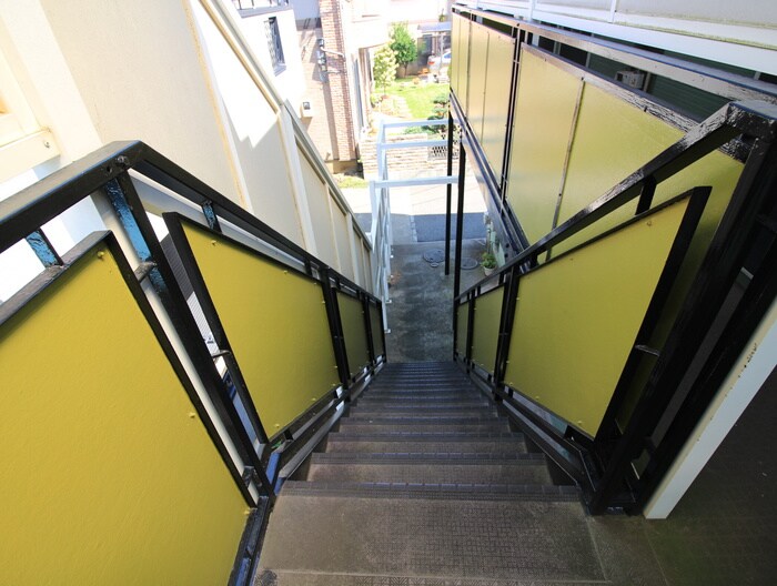 物件外観写真5　(エントランス部分)