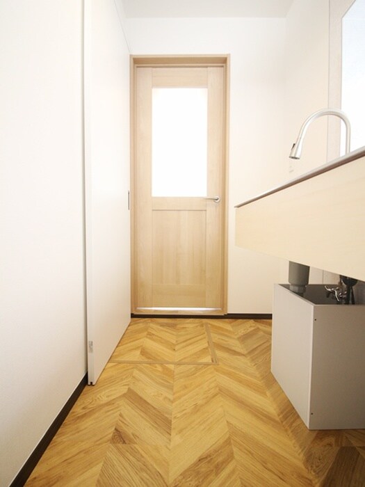 物件内観写真15　(玄関)