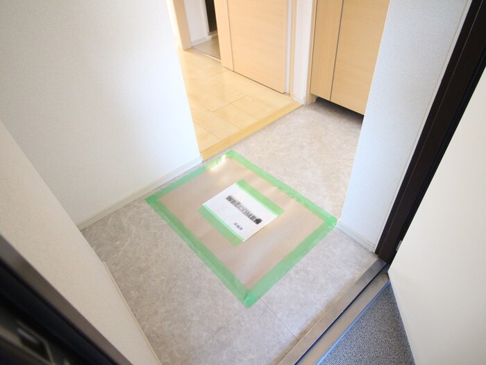 物件内観写真7　(玄関)
