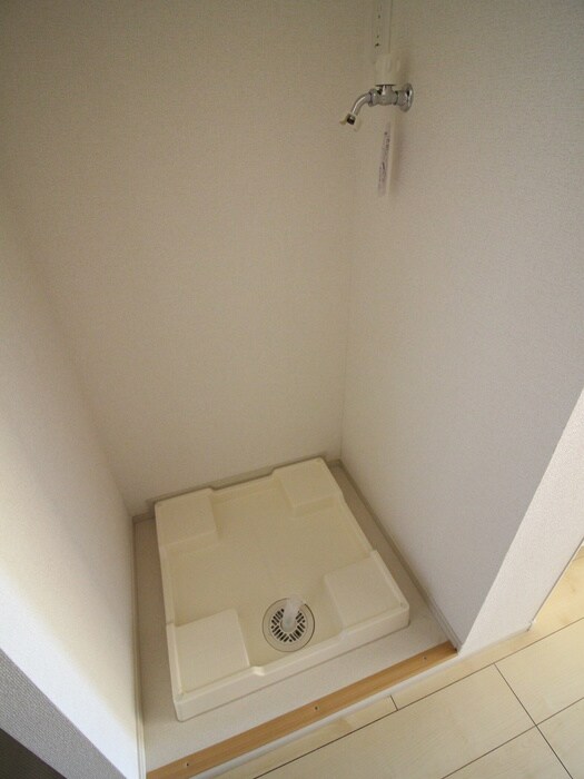 物件内観写真11　(洗濯機置場)