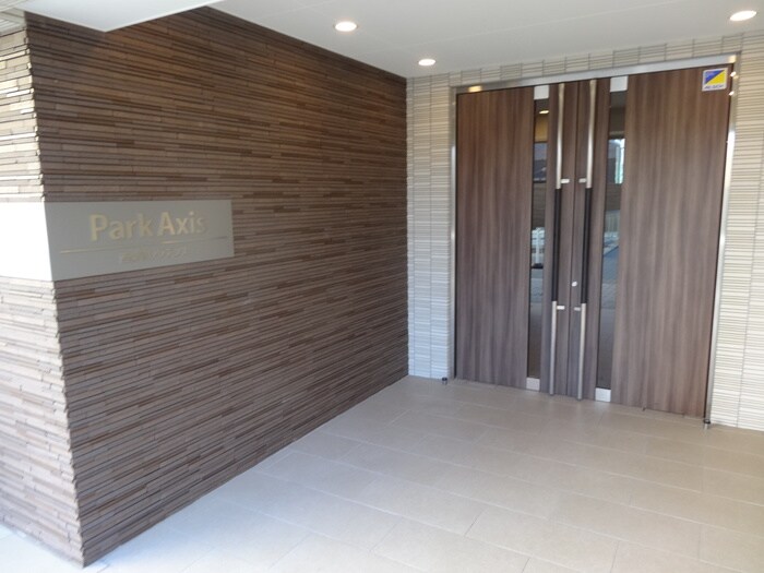 物件外観写真4　(エントランス部分)