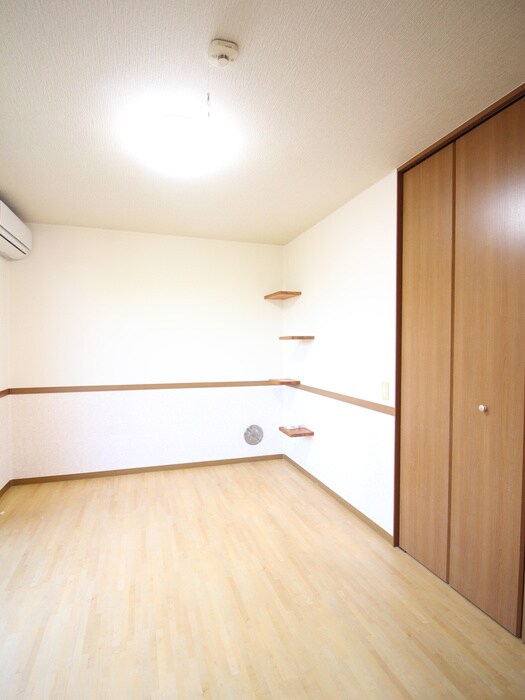 物件内観写真10　(居室)