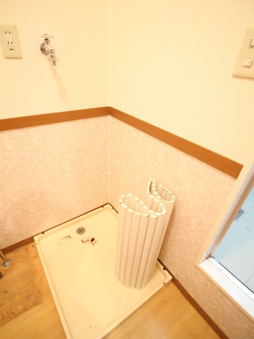 物件内観写真15　(洗濯機置場)