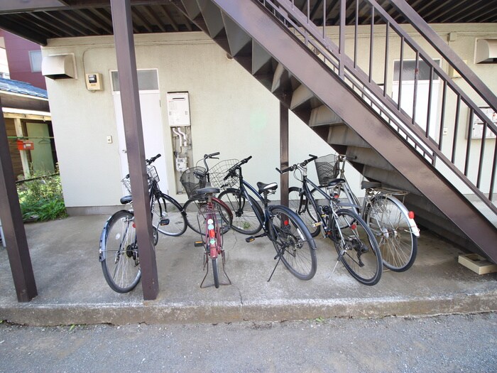物件外観写真3　(駐輪場)