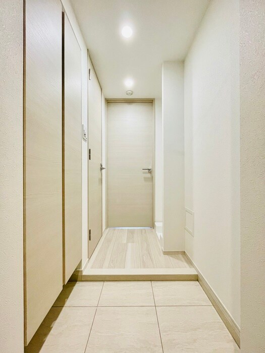 物件内観写真16　(玄関)