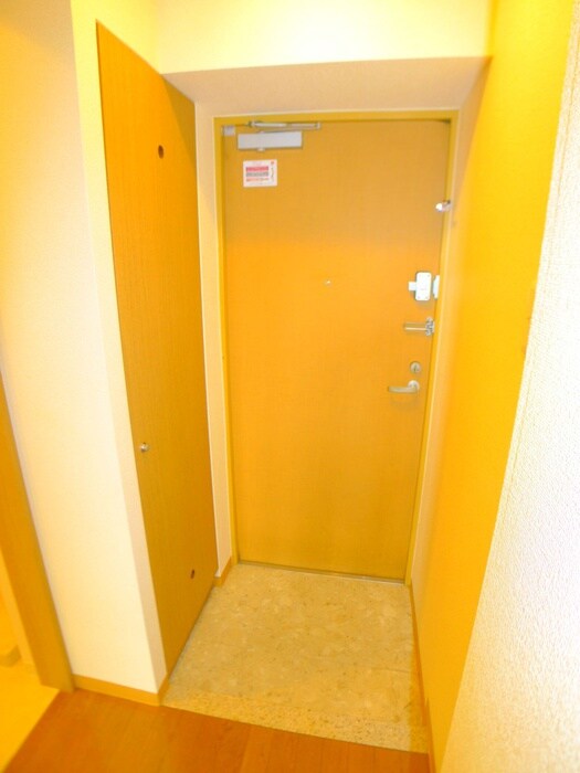 物件内観写真15　(玄関)