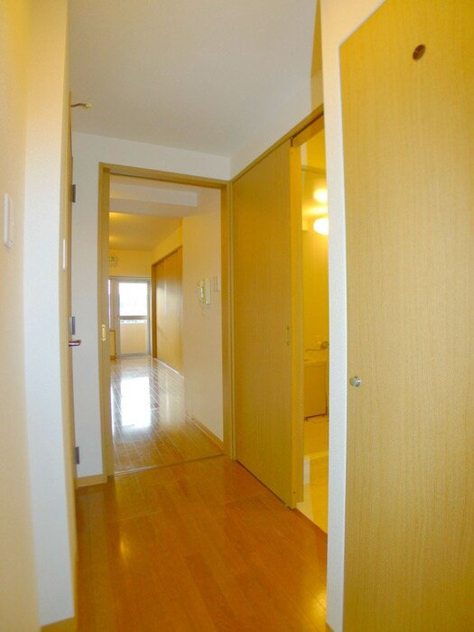 物件内観写真16　(廊下)