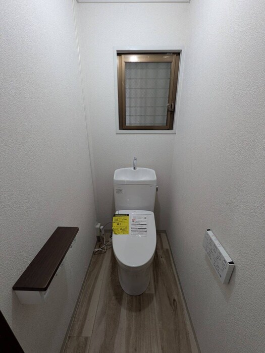 物件内観写真5　(トイレ)