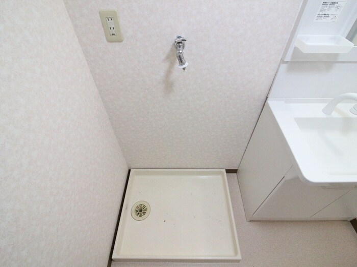 物件内観写真11　(洗濯機置場)