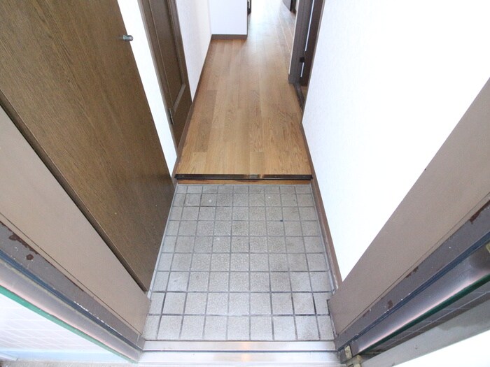物件内観写真13　(玄関)