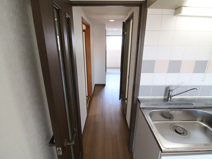 物件内観写真14　(廊下)