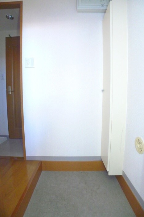 物件内観写真16　(玄関)