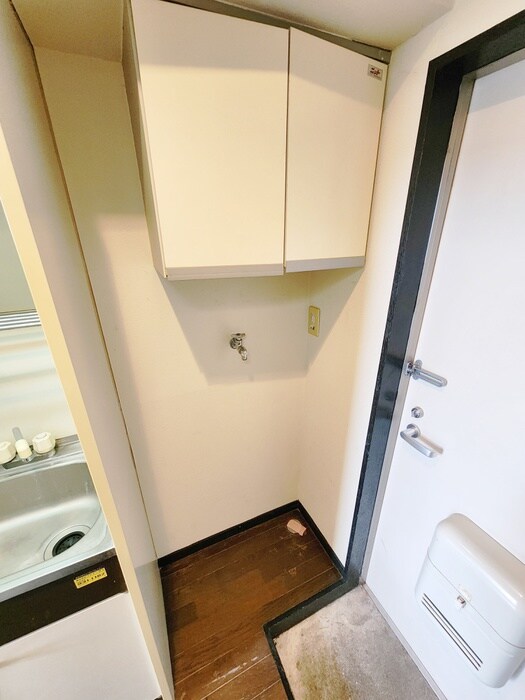 物件内観写真12　(洗濯機置場)