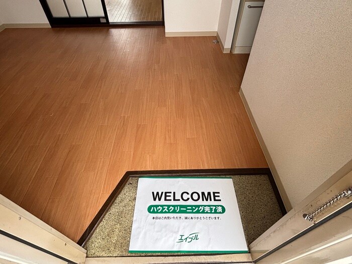 物件内観写真17　(玄関)