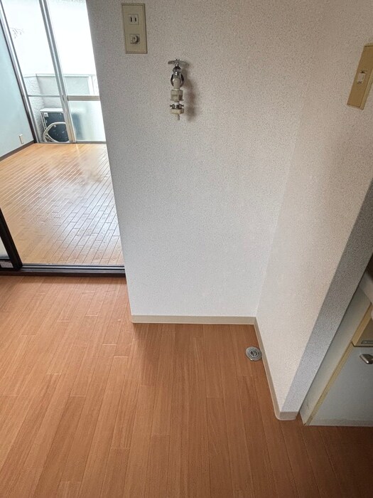 物件内観写真18　(洗濯機置場)