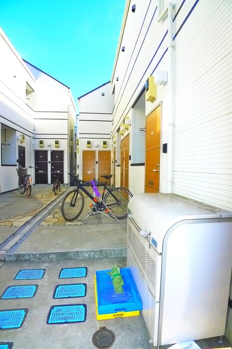 物件外観写真4　(エントランス部分)