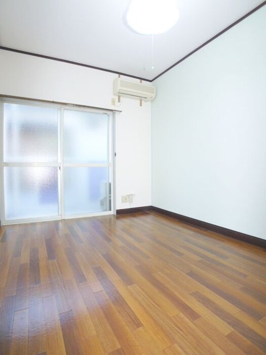 物件内観写真4　(居室)