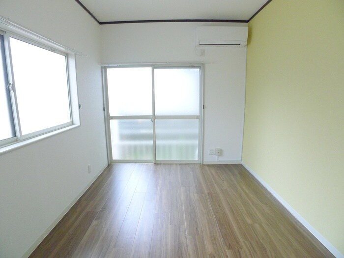 物件内観写真4　(居室)