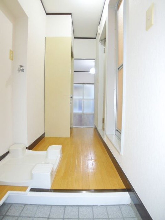 物件内観写真9　(玄関)