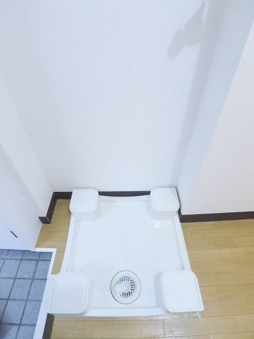 物件内観写真13　(洗濯機置場)