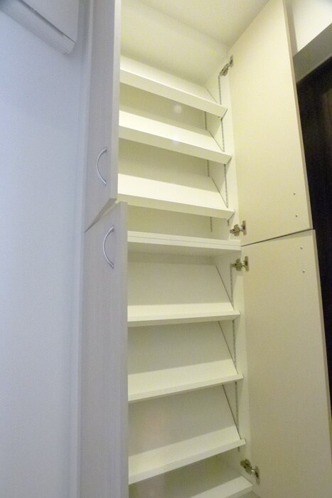 物件内観写真7　(靴箱)