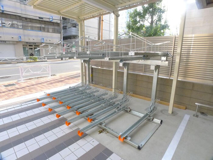 物件外観写真5　(駐輪場)