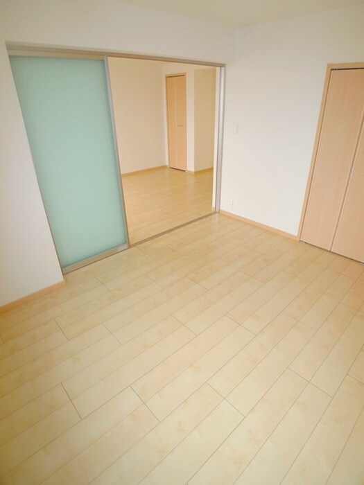 物件内観写真4　(居室)