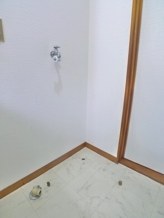 鴻巣市宮前戸建の洗濯機置場