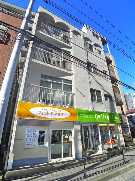 ヤマザキビル外観写真