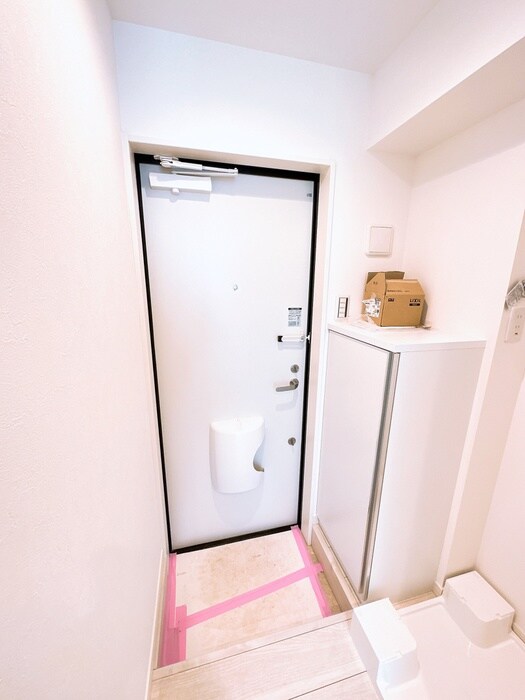 物件内観写真13　(玄関)