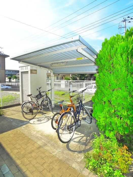 物件外観写真2　(駐輪場)