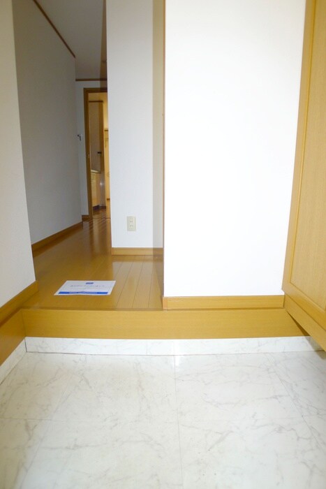 物件内観写真7　(玄関)