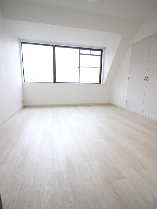 物件内観写真4　(居室)