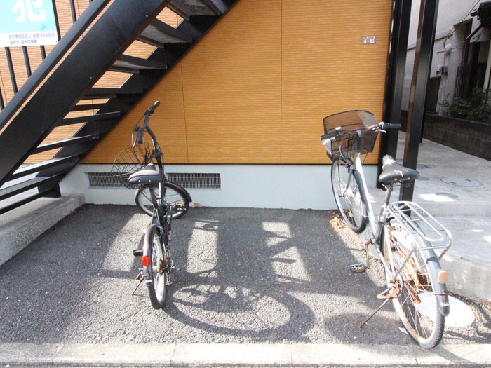 物件外観写真3　(駐輪場)