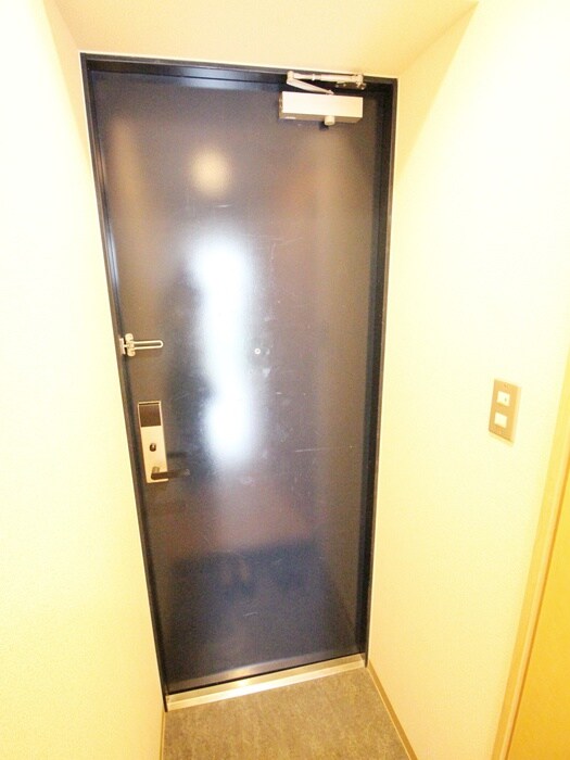物件内観写真18　(玄関)