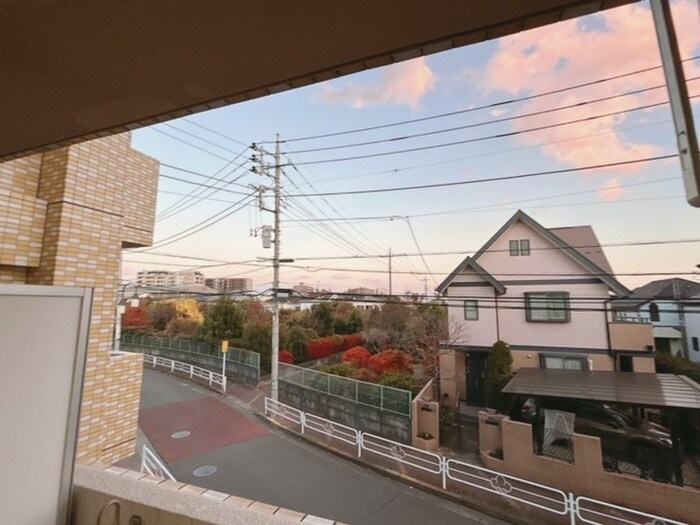 物件内観写真15　(室内からの展望)