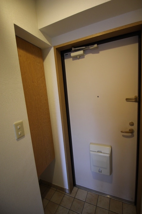 物件内観写真16　(玄関)