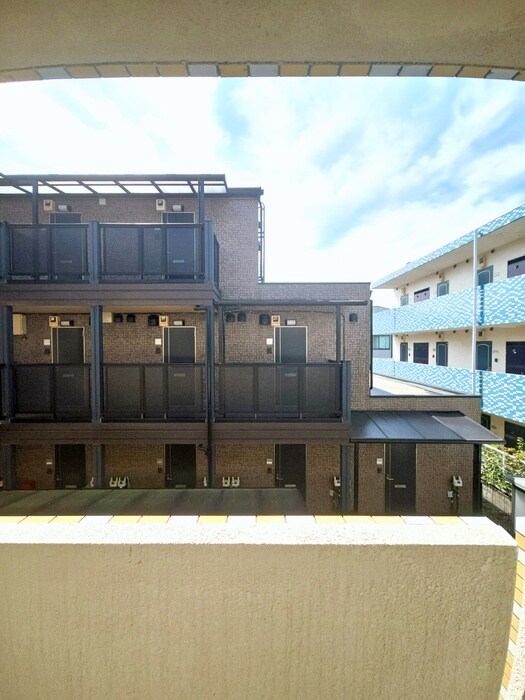 物件内観写真16　(室内からの展望)