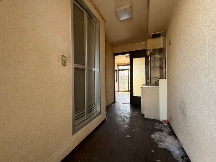 物件内観写真13　(廊下)