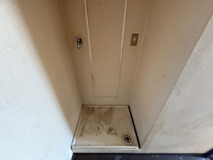 物件内観写真17　(洗濯機置場)