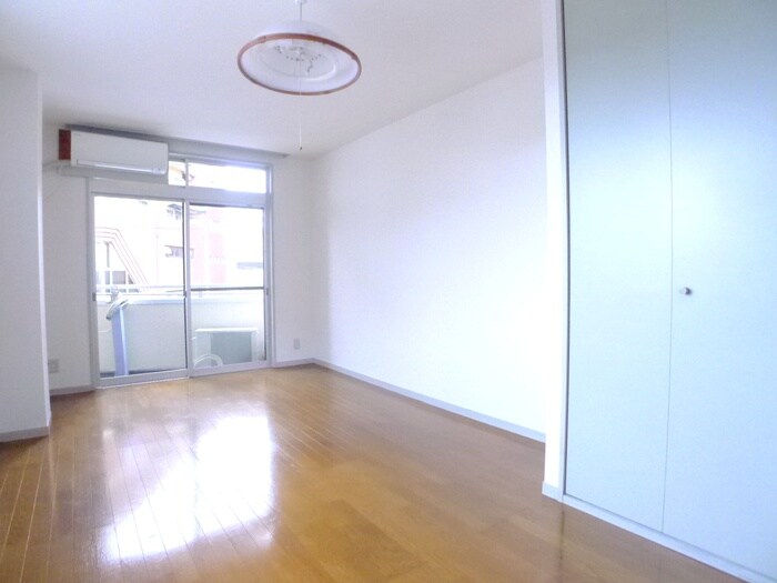 物件内観写真10　(室内からの展望)