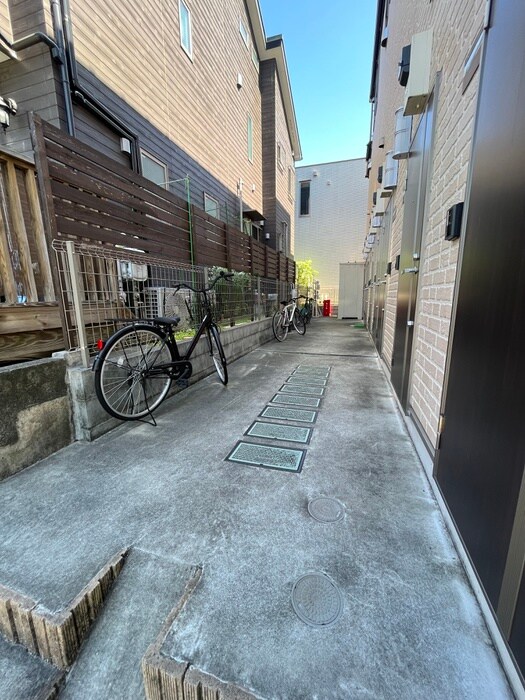 物件外観写真6　(駐輪場)