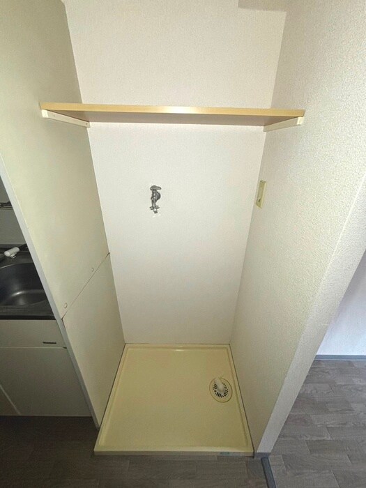 物件内観写真11　(洗濯機置場)