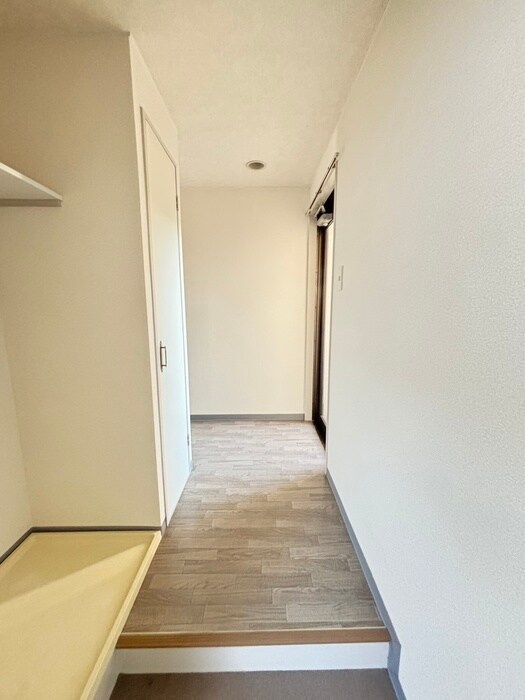 物件内観写真18　(玄関)